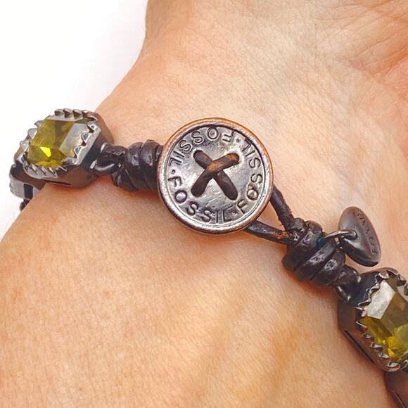 Vintage FOSSIL Antique Gold Tone Green Prong Set Glass Bracelet Toggle Clasp - Picture 4 of 8